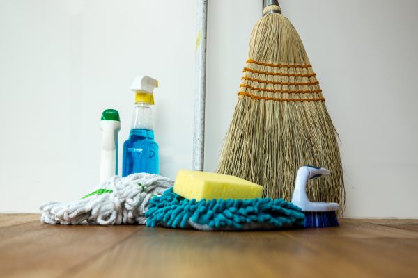 10 Helpful Cleaning Tips for Busy People